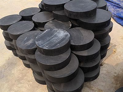 萍乡板式橡胶支座由若干层橡胶片与薄钢板经加压硫化